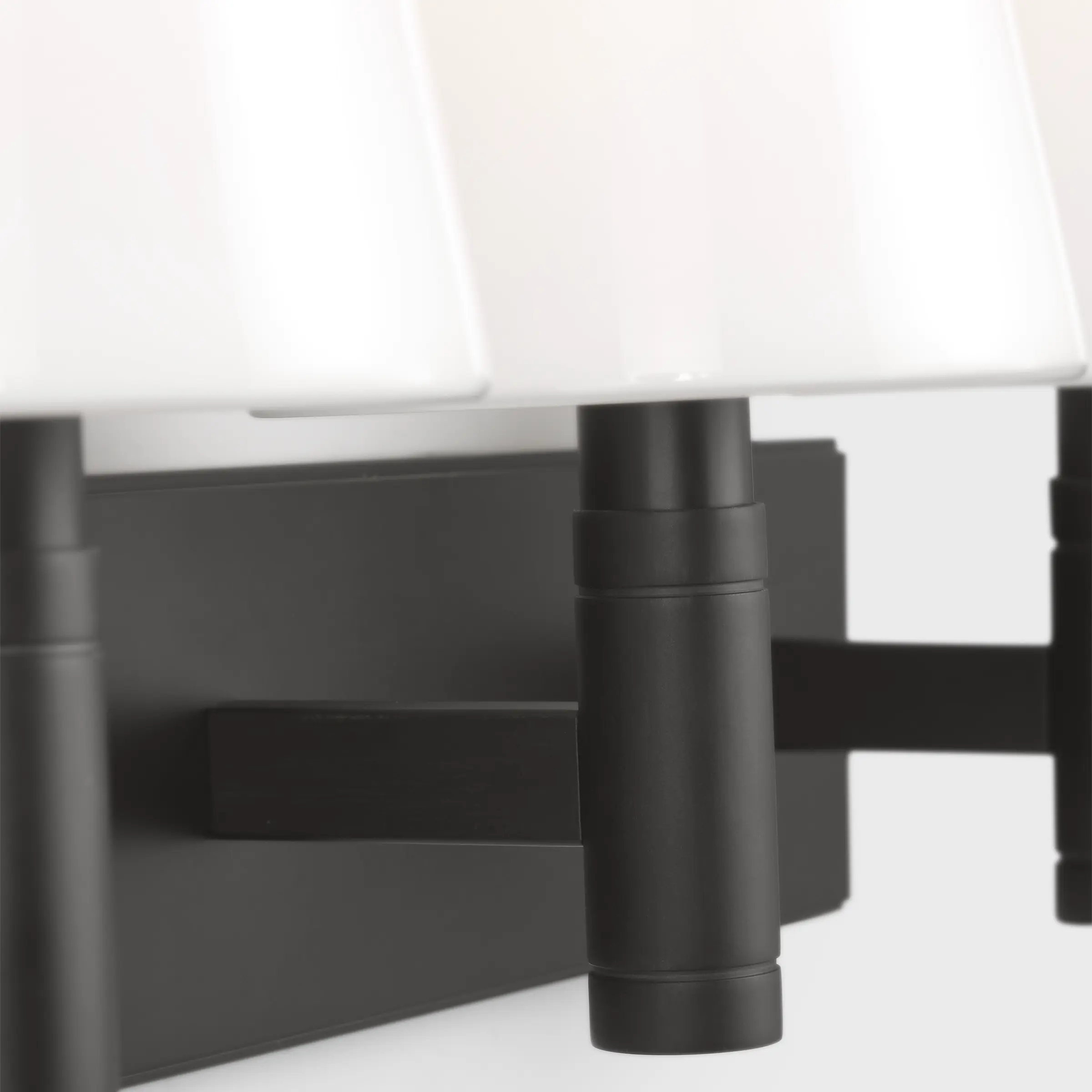 Beckham Classic 3 - Light Vanity - Image 3