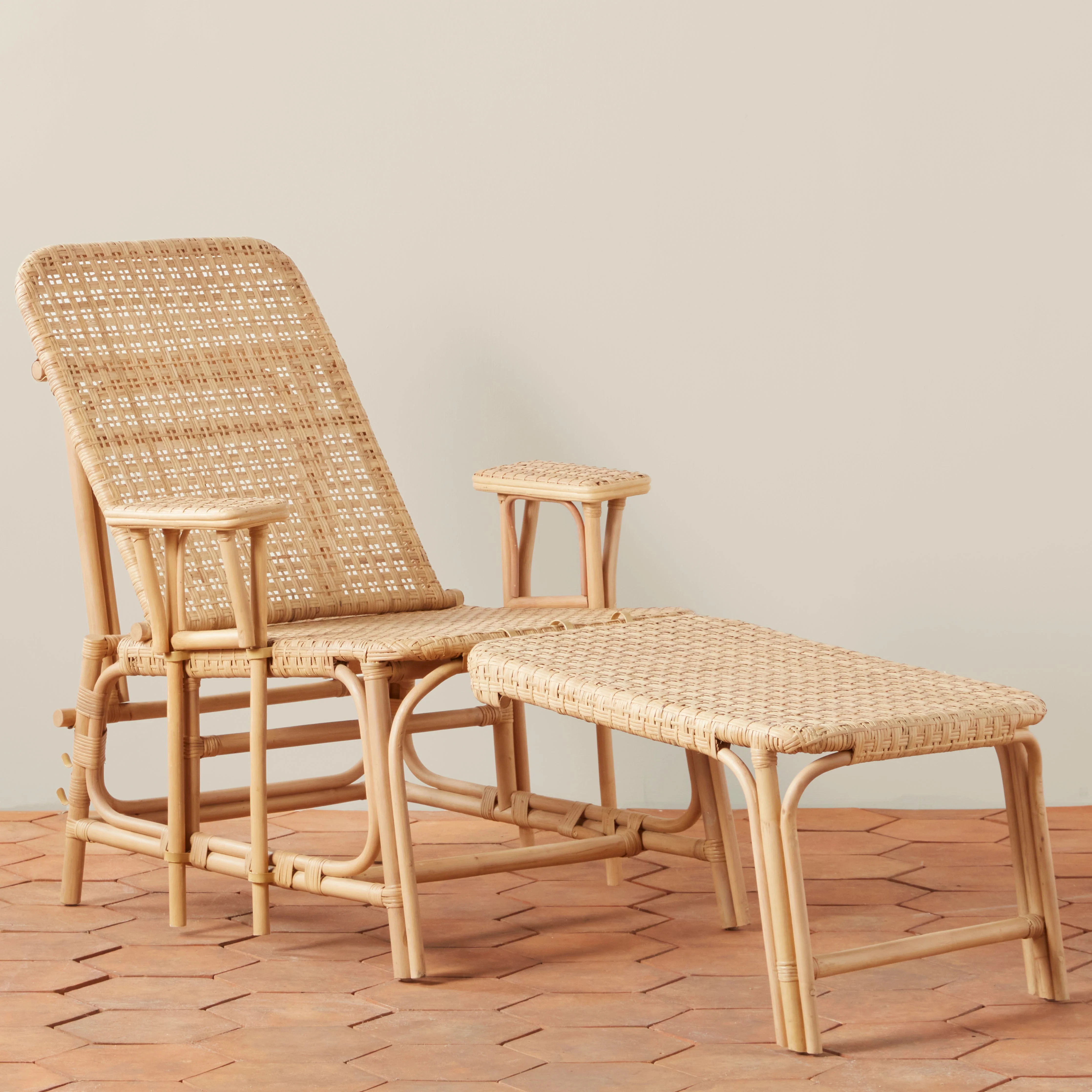 Flore Bistro Chaise Lounge - Image 2