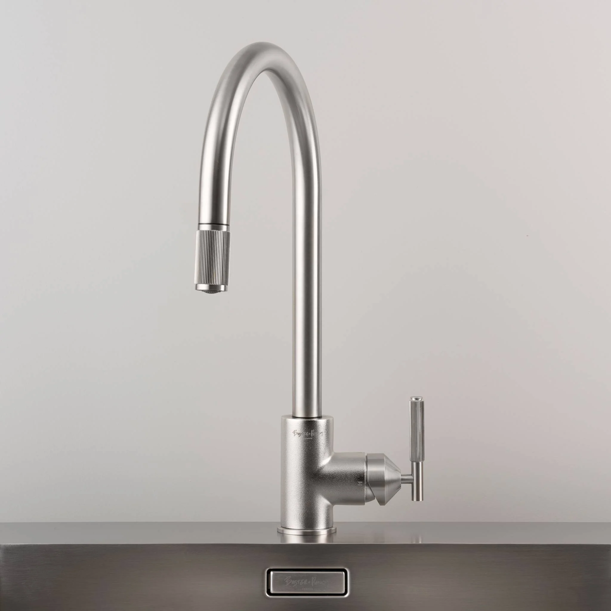 Kitchen Faucet / Pull-Out Mixer / Linear - Image 10
