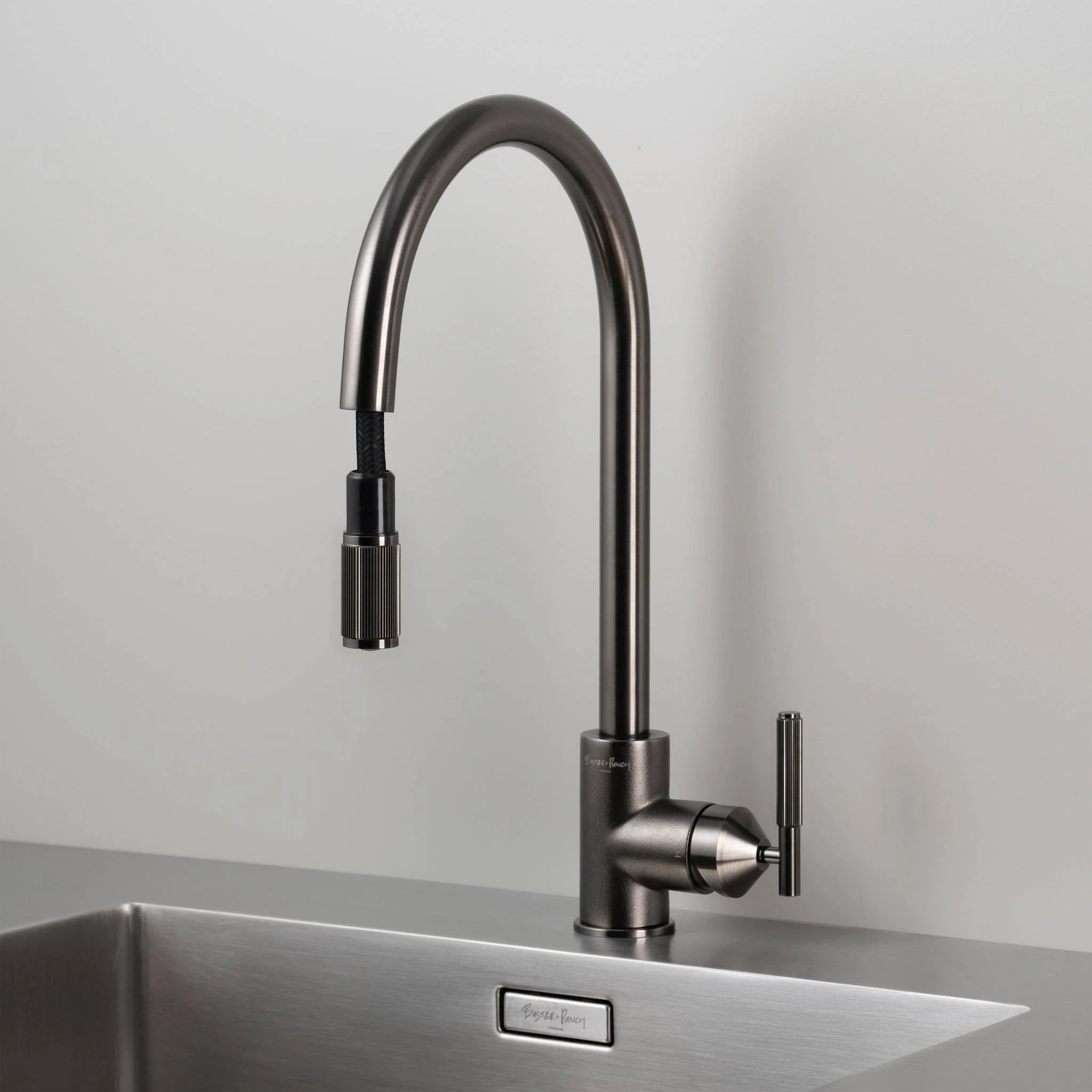 Kitchen Faucet / Pull-Out Mixer / Linear - Image 4