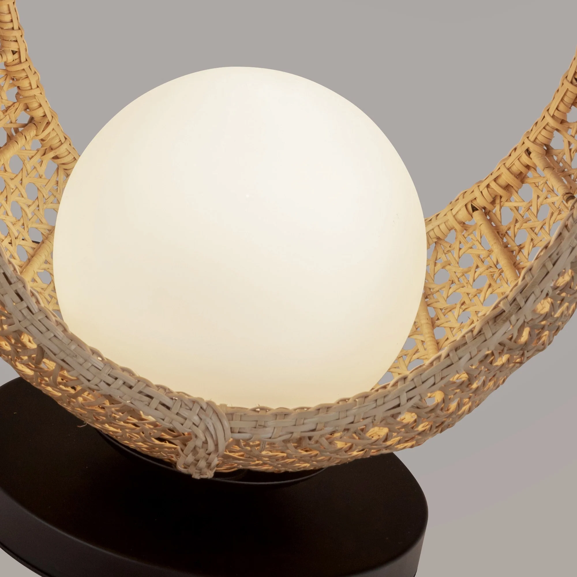 Lanai Table Lamp - Image 9
