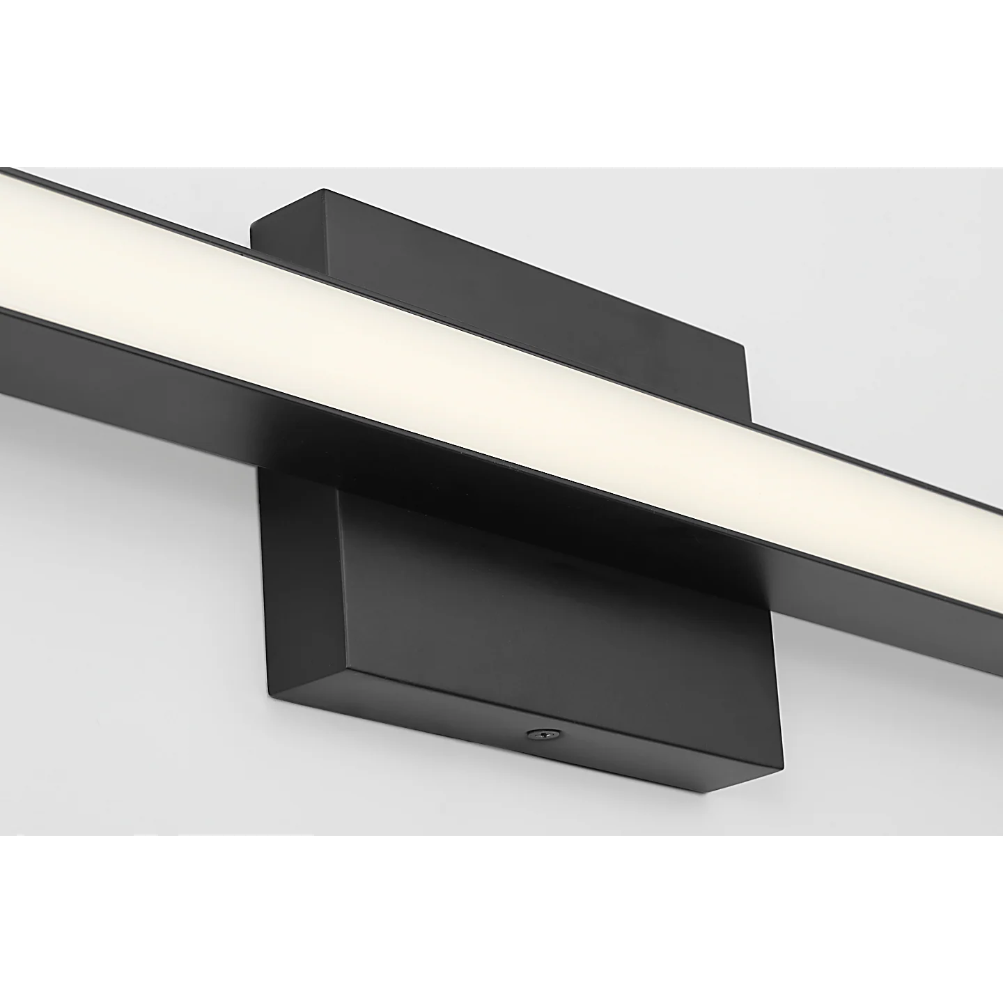 Marque Led Vanity - Image 38