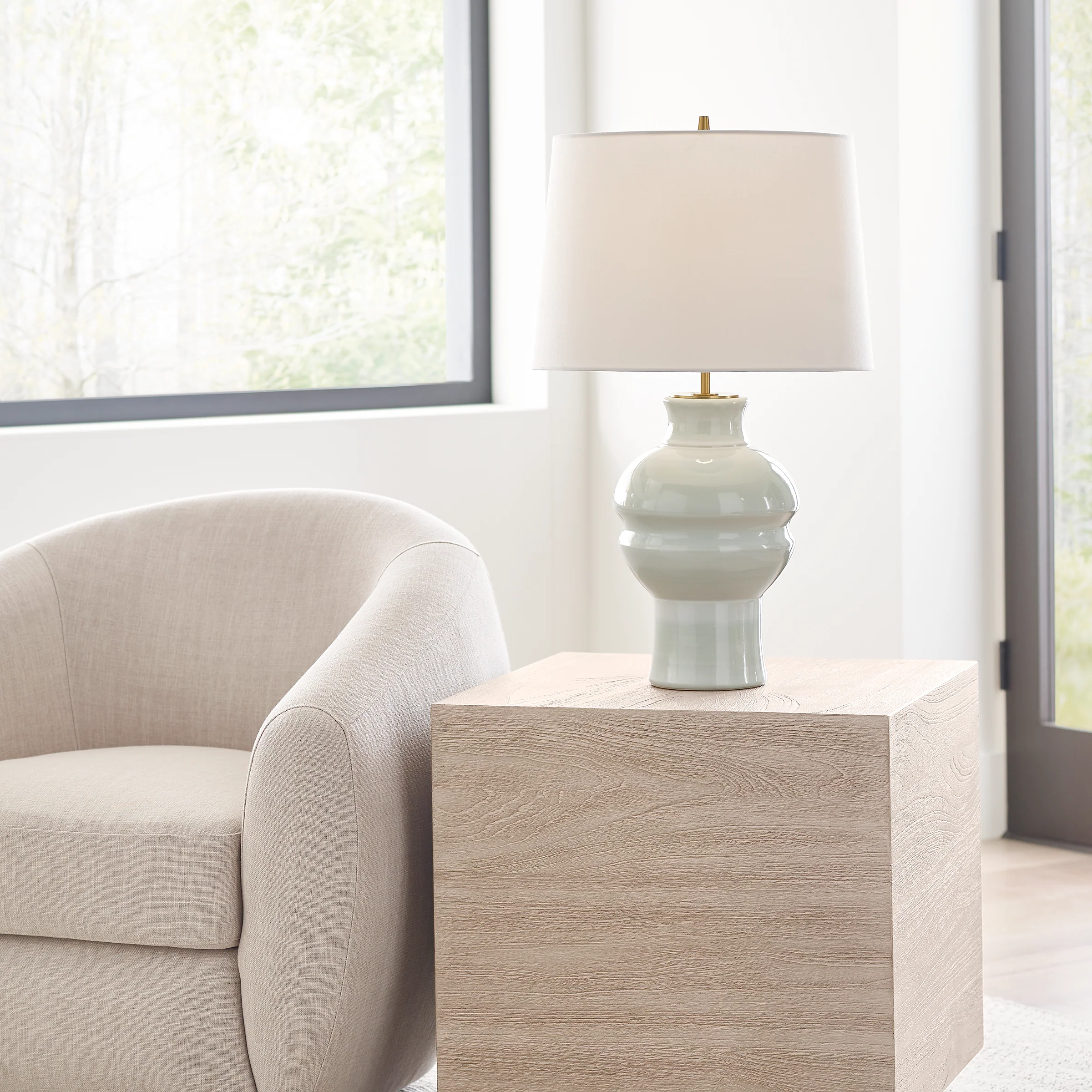 Nova Medium Table Lamp - Image 13