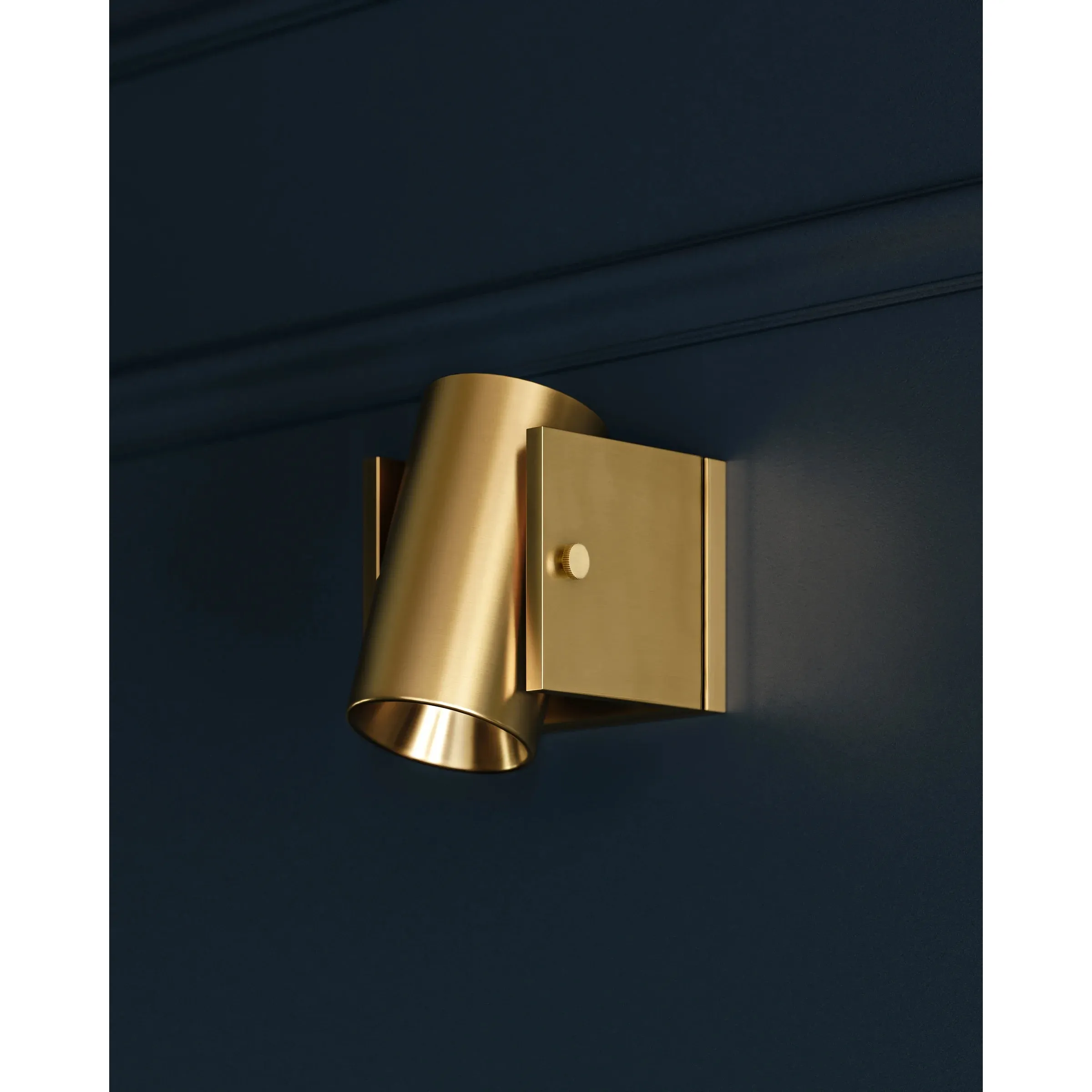 Nowra Wall Sconce - Image 2