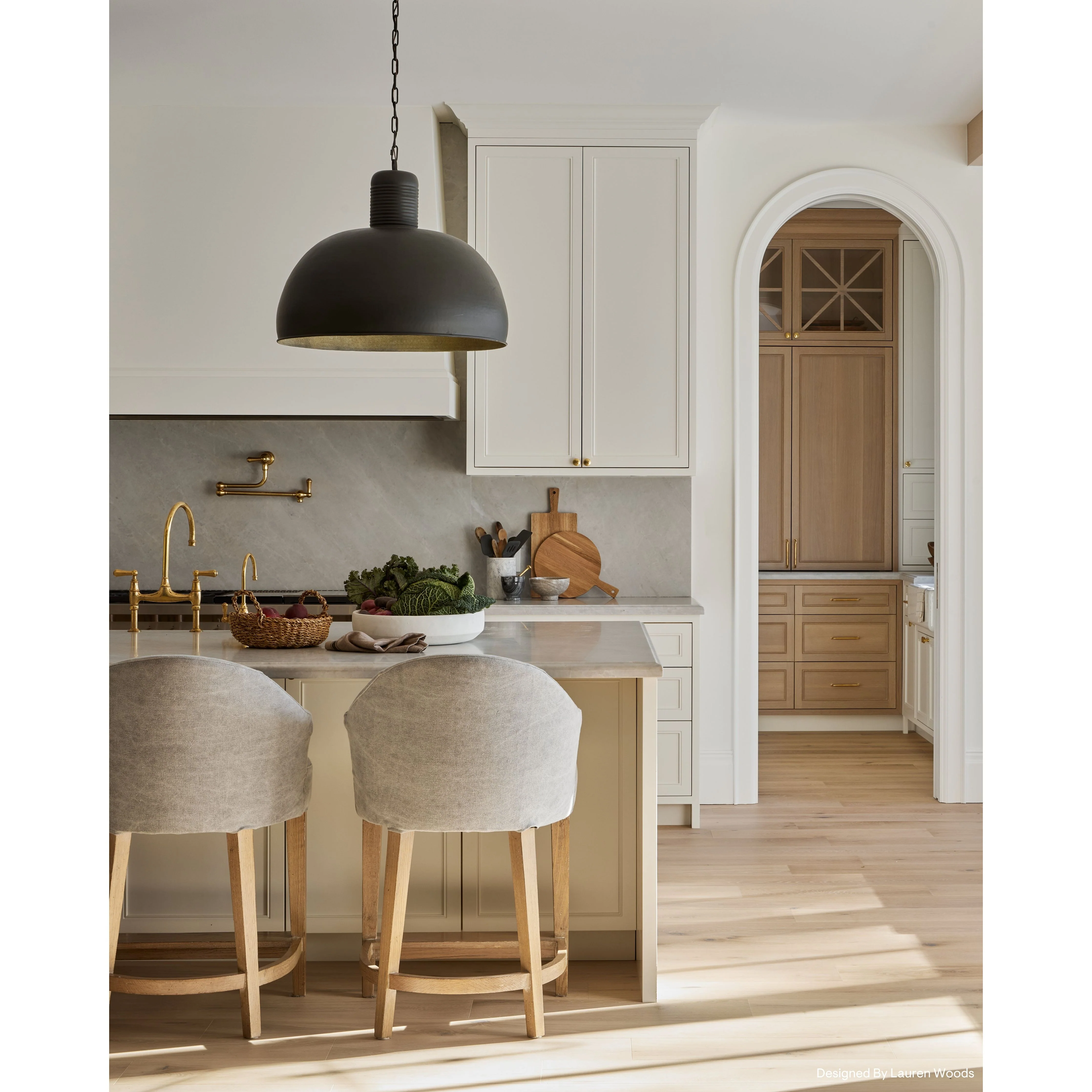 Saga Black Pendant - Image 2