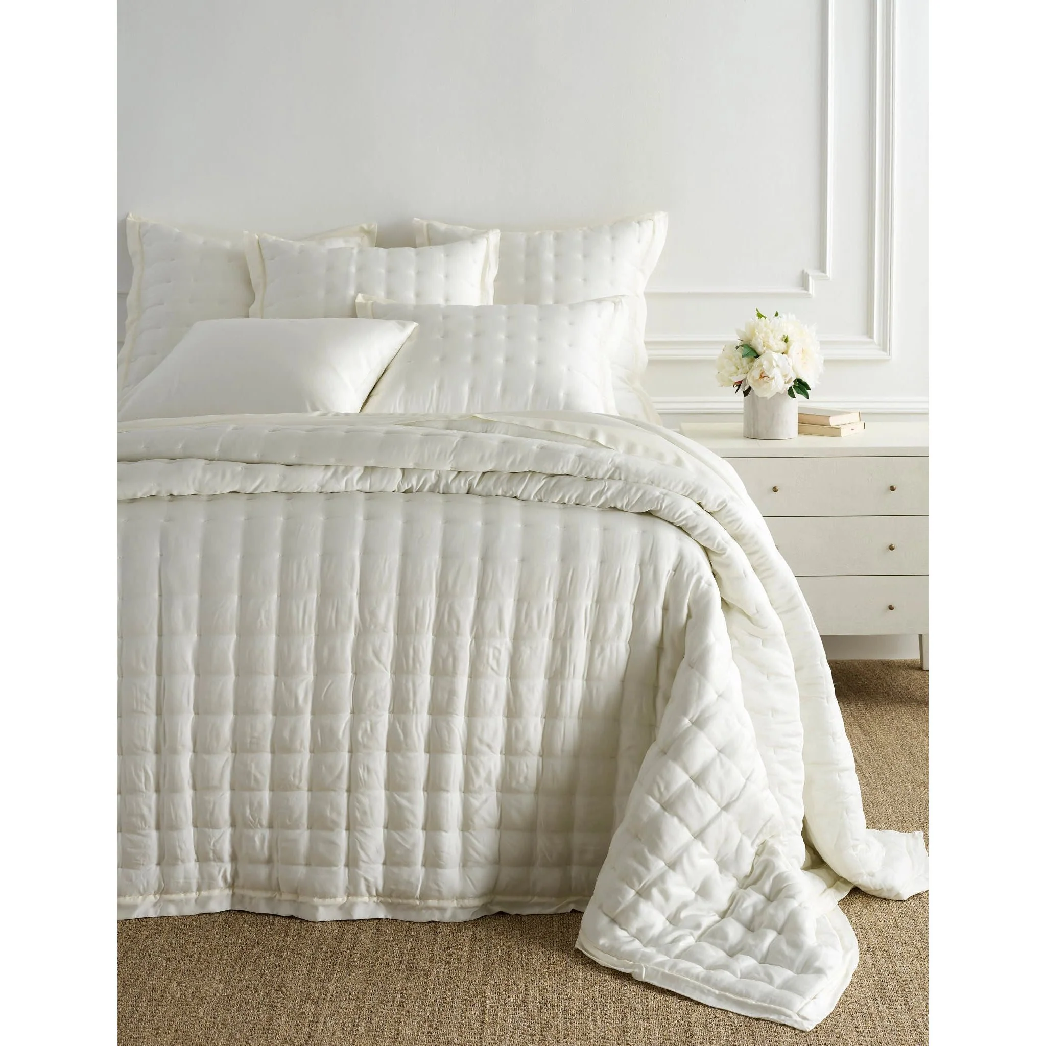 Silken Solid Puff | Ivory