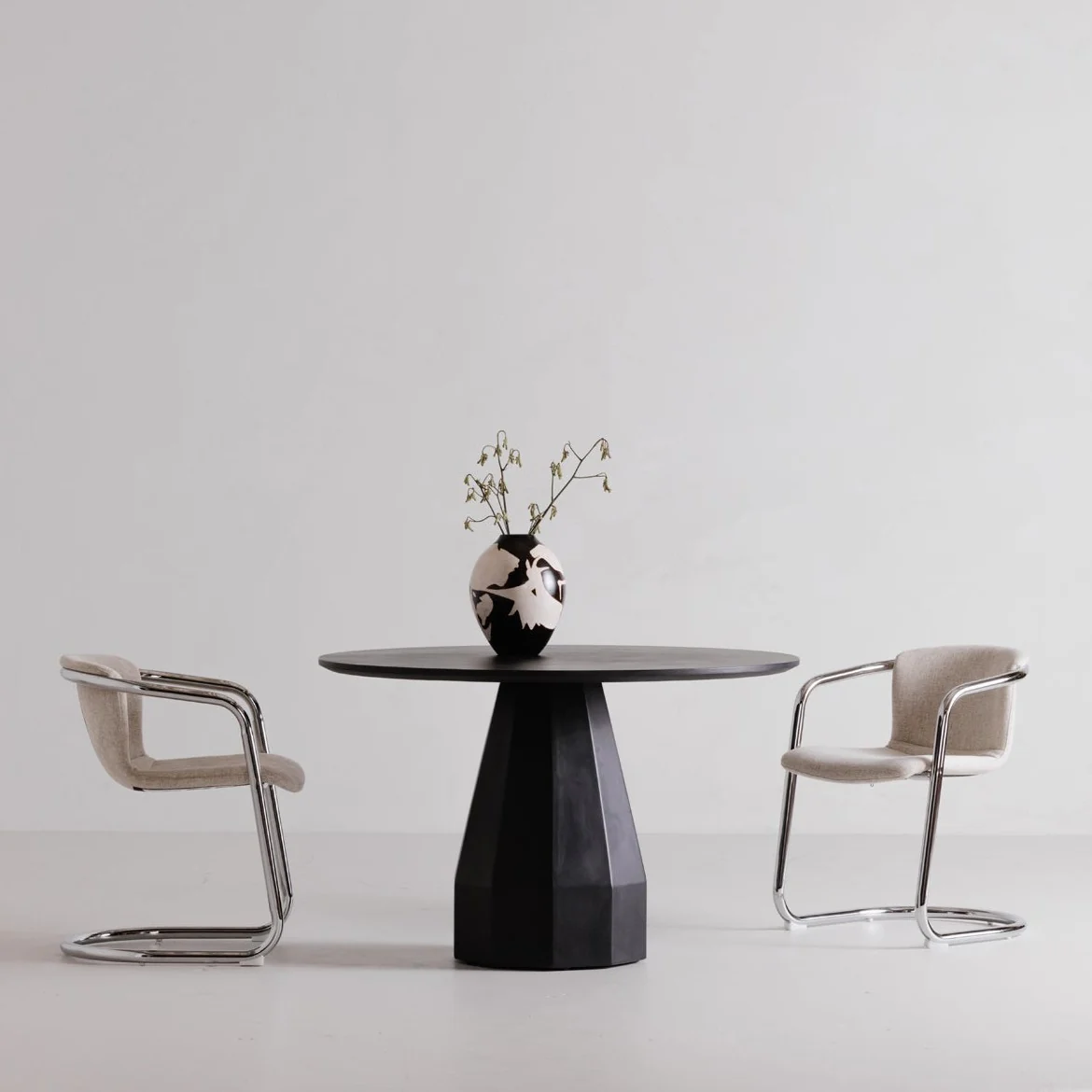 Templo Outdoor Dining Table - Image 2