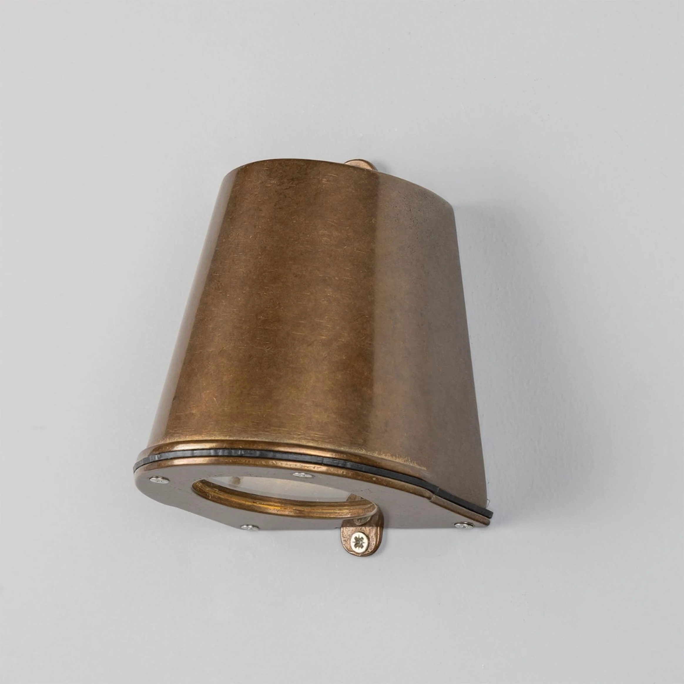 Wade Outdoor Brass Spot Light - Image 15