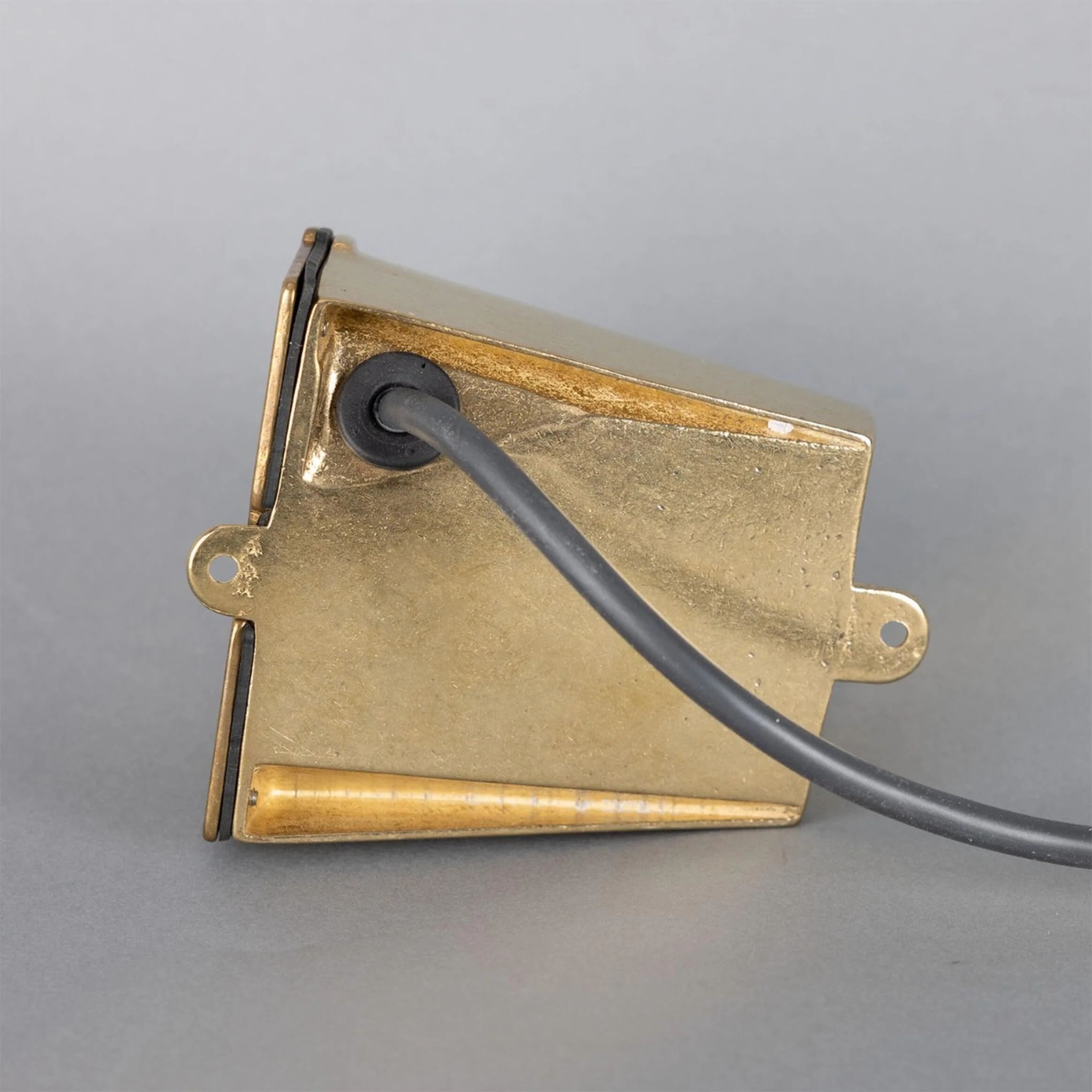 Wade Outdoor Brass Spot Light - Image 17
